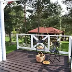 Dom wakacyjny House With Private Garden And Sauna Klodno (Pomerania)